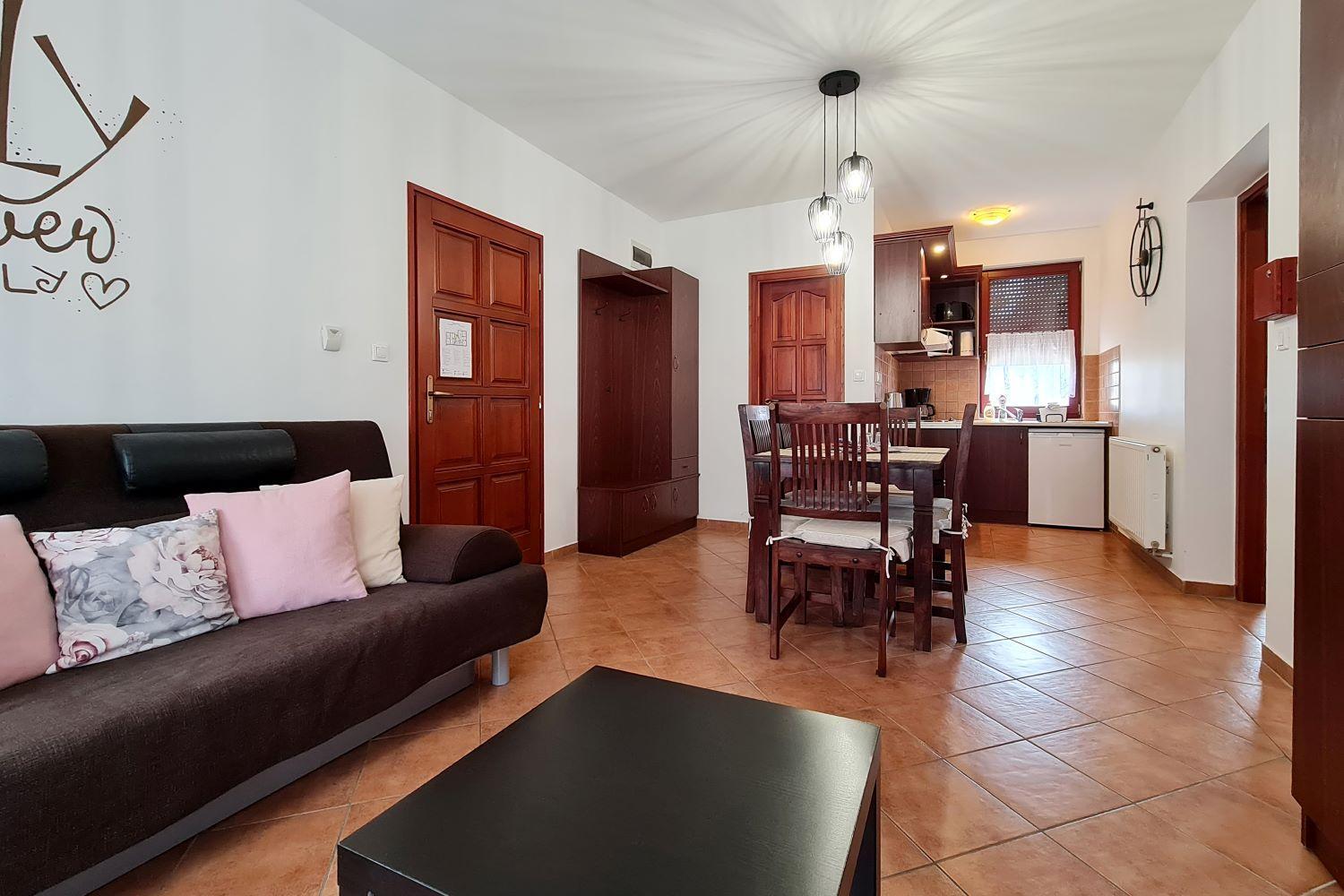Cherry Apartmanhaz Sarvar Exterior photo